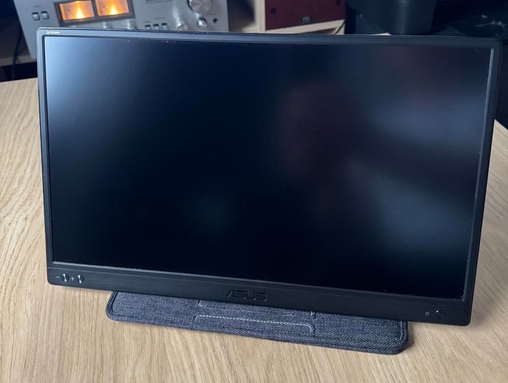 Asus zenSceen 15.6”, Ophalen