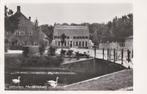 uithuizen gron. menkemaborg met zwanen, Verzamelen, Ansichtkaarten | Nederland, Ophalen of Verzenden, Voor 1920, Zuid-Holland