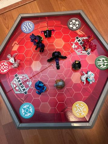 18 bakugan met arena en opbergdoos beschikbaar voor biedingen