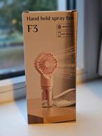 Hand ventilator  Blaast lucht én sproeit fijne nevel, Ophalen of Verzenden, Zo goed als nieuw