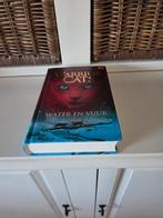 Erin Hunter - Water en vuur, Boeken, Ophalen of Verzenden, Zo goed als nieuw, Erin Hunter