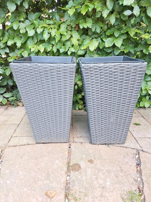 2x grijze plantenbakken in polyrotan, Tuin en Terras, Bloembakken en Plantenbakken, Gebruikt, Minder dan 60 cm, Ophalen
