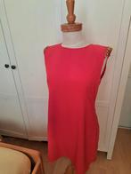 Jurk, Ted Baker, rood met pajetten details op schouder mt 3, Maat 38/40 (M), Nieuw, Ophalen of Verzenden, Boven de knie