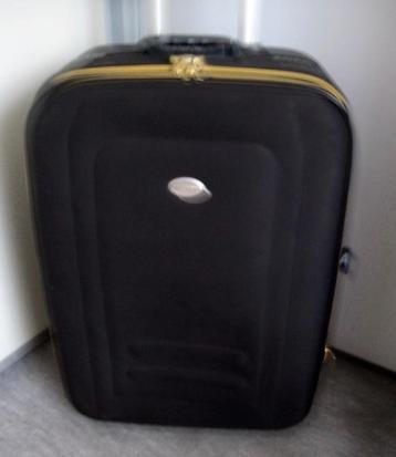 GROTE ZWARTE KOFFER POLO TEAM U S A VEEL BERGRUIMTE  beschikbaar voor biedingen