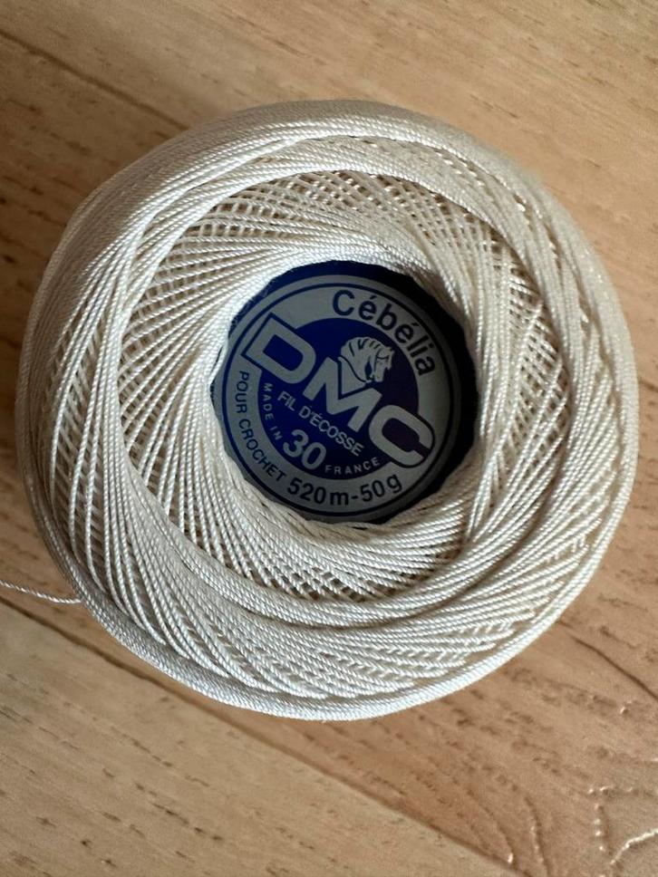 Cebelia DMC Haakgaren No. 30 - 10 Bollen ecru, Hobby en Vrije tijd, Breien en Haken, Zo goed als nieuw, Haken, Wol of Garen, Ophalen of Verzenden