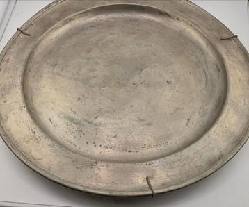 Antiek Tinnen Wandbord beschikbaar voor biedingen