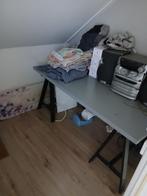 Bureau (2x zwarte schagen + bureaublad grijs), Huis en Inrichting, Bureaus, Ophalen, Zo goed als nieuw