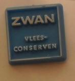 Pin - ZWAN - Vleesconserven, Ophalen, Zo goed als nieuw, Merk, Speldje of Pin