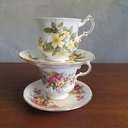 Paragon Fine Bone kop en schotels van de Flower festival, Antiek en Kunst, Antiek | Servies los, Ophalen of Verzenden