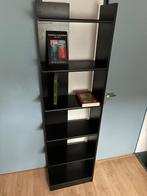 Zwarte kast 1.80 hoog, 0,50 breed in prima staat. Tegen een, Huis en Inrichting, Kasten | Boekenkasten, Ophalen, 50 tot 100 cm