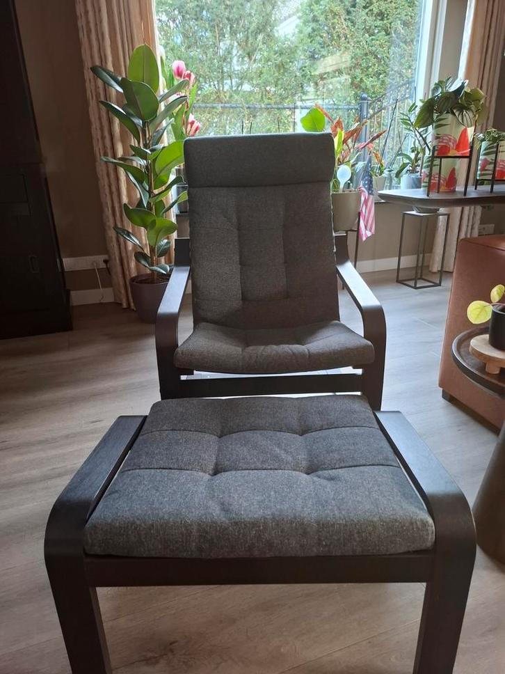 IKEA POÄNG
Fauteuil, zwartbruin/Gunnared donkergrijs, Huis en Inrichting, Fauteuils, Zo goed als nieuw, Hout, Stof, 75 tot 100 cm