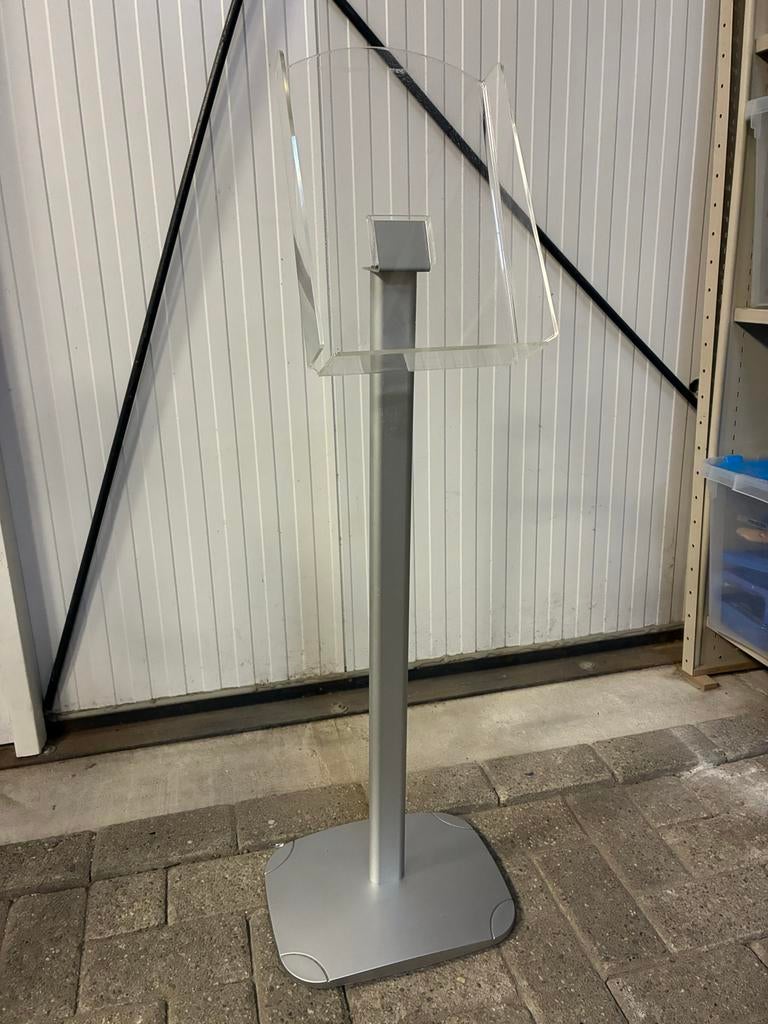 Presentatiedisplay A4 met afneembaar bakje - 105cm hoog, Ophalen, Zo goed als nieuw