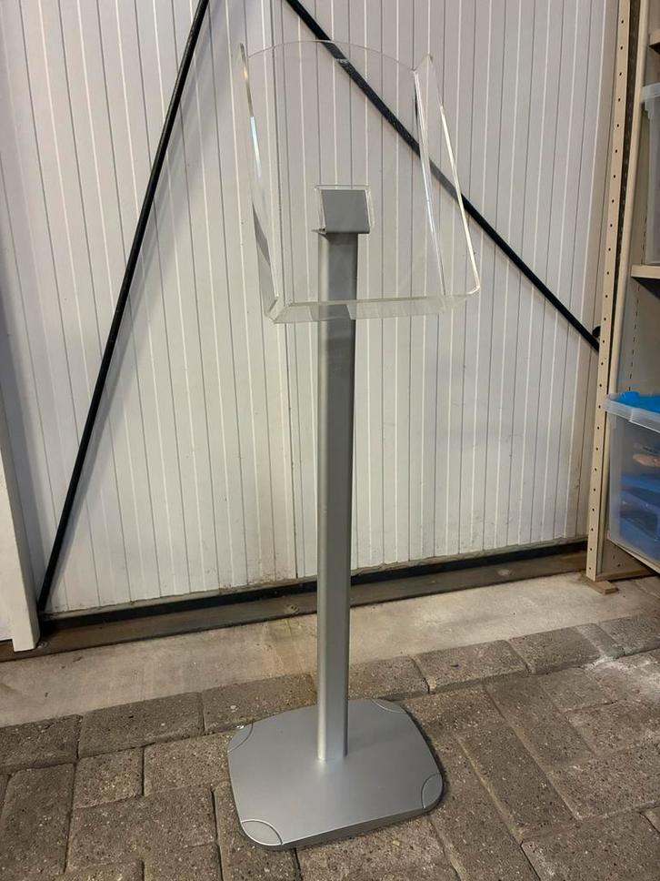 Presentatiedisplay A4 met afneembaar bakje - 105cm hoog, Diversen, Bureau-accessoires, Zo goed als nieuw, Ophalen