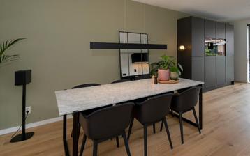 Eettafel Piet Klerkx( Enzo Luca) marmeren blad beschikbaar voor biedingen