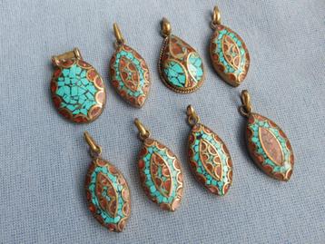 Oude hangertjes met koraal en turquoise inleg - 20e eeuw beschikbaar voor biedingen