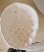 oud puddingvormpje (aardbei of druif?)~oud servies~brocante, Antiek en Kunst, Ophalen of Verzenden