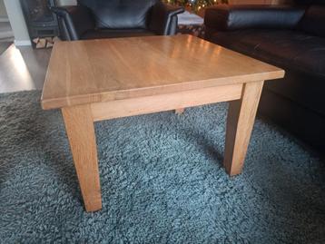 Salontafel of bijzettafel vierkant beschikbaar voor biedingen
