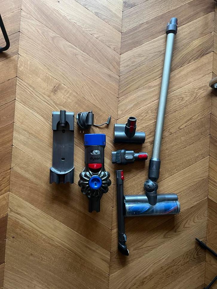 Dyson V8 Animal, Witgoed en Apparatuur, Stofzuigers, Gebruikt, Stofzuiger, Minder dan 1200 watt, Reservoir, Ophalen