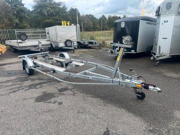Kalf boottrailer kimkieler 5.5m beschikbaar voor biedingen