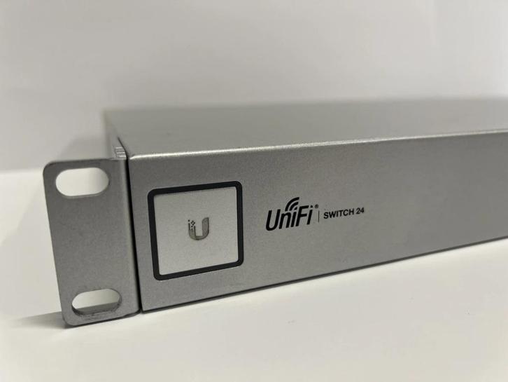 Ubiquiti UniFi US-24 (meerdere units) / netwerkswitch, Computers en Software, Netwerk switches, Gebruikt, Ophalen of Verzenden