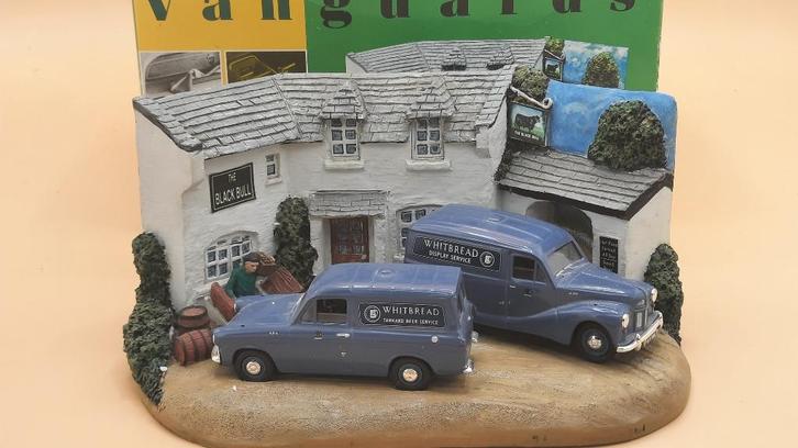 Austin A40 + Ford Anglia diorama 1:43 Vanguards, Hobby en Vrije tijd, Modelauto's | 1:43, Gebruikt, Auto, Overige merken, Ophalen of Verzenden