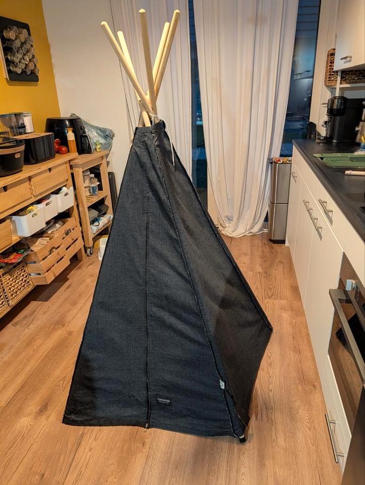 Roommate Tipi Tent - Zo goed als nieuw!, Kinderen en Baby's, Speelgoed | Speeltenten, Zo goed als nieuw, Ophalen