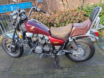 Voor sloop of loop honda magna 700 cc bj 1984 beschikbaar voor biedingen