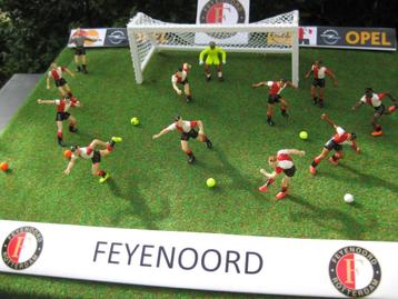 FEYENOORD beschikbaar voor biedingen
