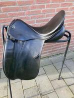 Stubben Meastoso 17,5 inch dressuurzadel nieuwe singelstoten, Dieren en Toebehoren, Paarden en Pony's | Zadels, Dressuur, ., Nieuw