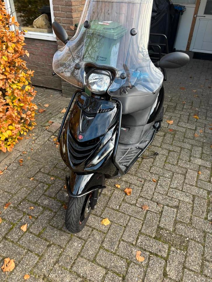 Piaggio zip 4t, Fietsen en Brommers, Scooters | Piaggio, Gebruikt, Zip, Maximaal 25 km/u, Benzine, Ophalen