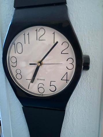 Retro Wandklok Horloge Zwart - Jaren 80 Stijl beschikbaar voor biedingen