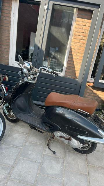 Oude scooter - werkt niet beschikbaar voor biedingen