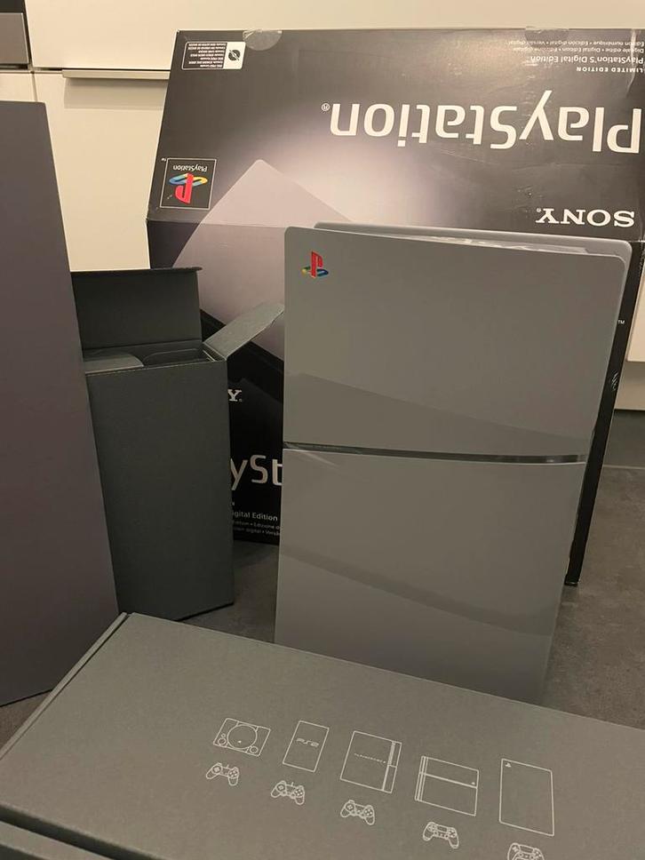 PlayStation PS5 limited 30th anniversary edition-NIEUW, Spelcomputers en Games, Spelcomputers | Sony PlayStation 5, Nieuw, Playstation 5