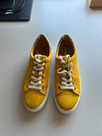 Poelman Sneakers - Mosterdgeel - Maat 38, Geel, Ophalen of Verzenden, Sneakers of Gympen, Zo goed als nieuw