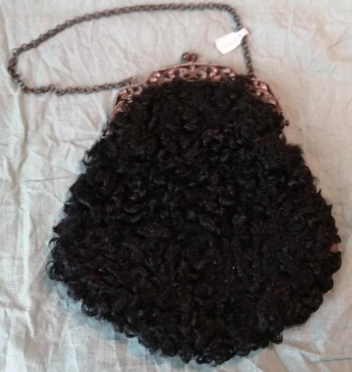 Tasje van bont met zilveren beugel, Antiek en Kunst, Antiek | Goud en Zilver, Zilver, Ophalen of Verzenden