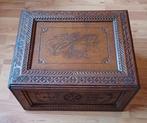 eiken bewerkte kist 45 x 37 x 25 cm   uit 1950, Ophalen of Verzenden