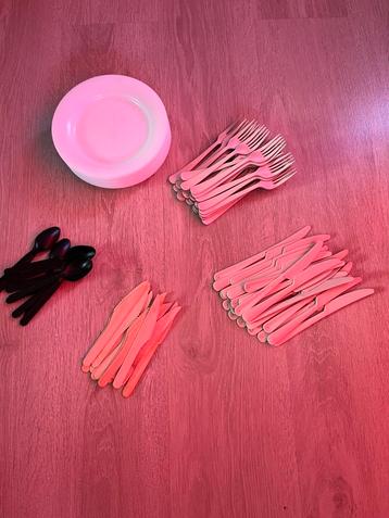Plastic (camping) servies beschikbaar voor biedingen