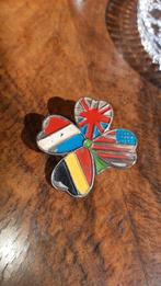 Speld Klavertje 4 landen, Verzamelen, Speldjes, Pins en Buttons, Ophalen of Verzenden, Zo goed als nieuw, Stad of Land