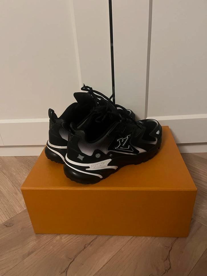 Louis Vuitton Sneakers - Zwart - Maat 5.5/40, Kleding | Heren, Schoenen, Zo goed als nieuw, Sneakers of Gympen, Zwart, Ophalen of Verzenden