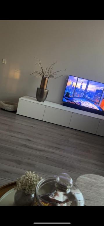 40m2 Eiken Laminaat + ondervloer. 2 jaar oud beschikbaar voor biedingen