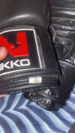 Kickboks Handschoenen & Scheenbeschermers - NIKKO, Ophalen, Gebruikt, Bokshandschoenen