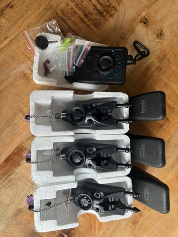 Nash R3 siren beetmelder set 3+1 blauw inclusief hangers beschikbaar voor biedingen