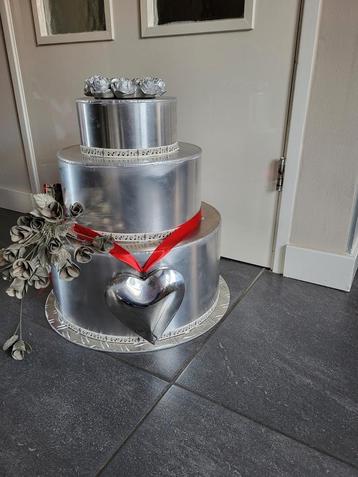 Etalage taart..bruidstaart..reclame..bakkerij decoratie.. beschikbaar voor biedingen