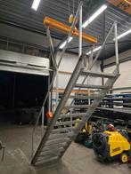 Stalen trap grijs hoog 2.65mtr nob175, Doe-het-zelf en Verbouw, Ladders en Trappen, Ophalen of Verzenden, Zo goed als nieuw, 2 tot 4 meter