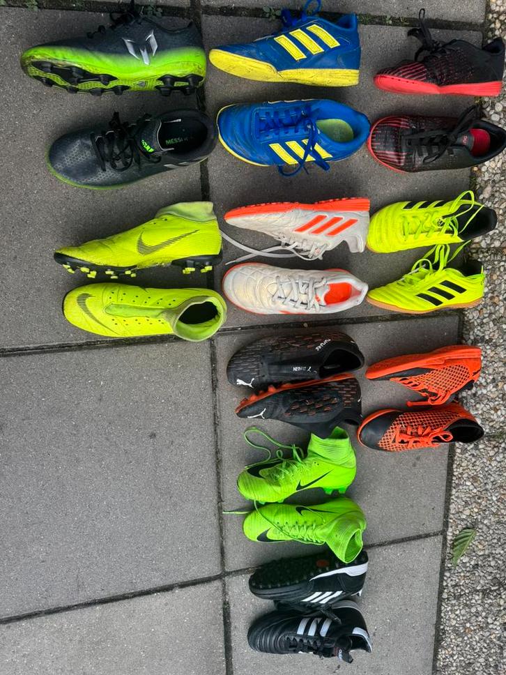 Voetbal schoenen 35/36/36,5/38, Sport en Fitness, Voetbal, Ophalen of Verzenden