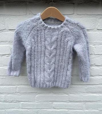 Gebreide lichtgrijze kindertrui handgemaakt look maat 92 98 beschikbaar voor biedingen