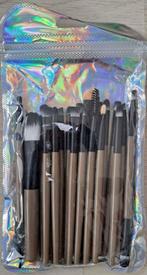 Makeup make-up borstels kwasten sponsjes set setje nieuw paa, Ophalen of Verzenden, Nieuw, Gehele gezicht
