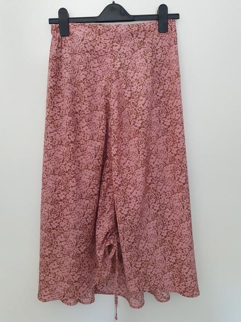 Roze met bruine bloemenprint rok van Isay maat M., Kleding | Dames, Rokken, Zo goed als nieuw, Maat 38/40 (M), Roze, Onder de knie