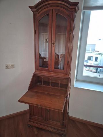 Secretaire/ buffetkast  beschikbaar voor biedingen
