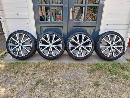 Originele Alfa Romeo Giulietta Veloce velgen Z.G.A.N, Auto-onderdelen, Banden en Velgen, Band(en), Winterbanden, 18 inch, 225 mm